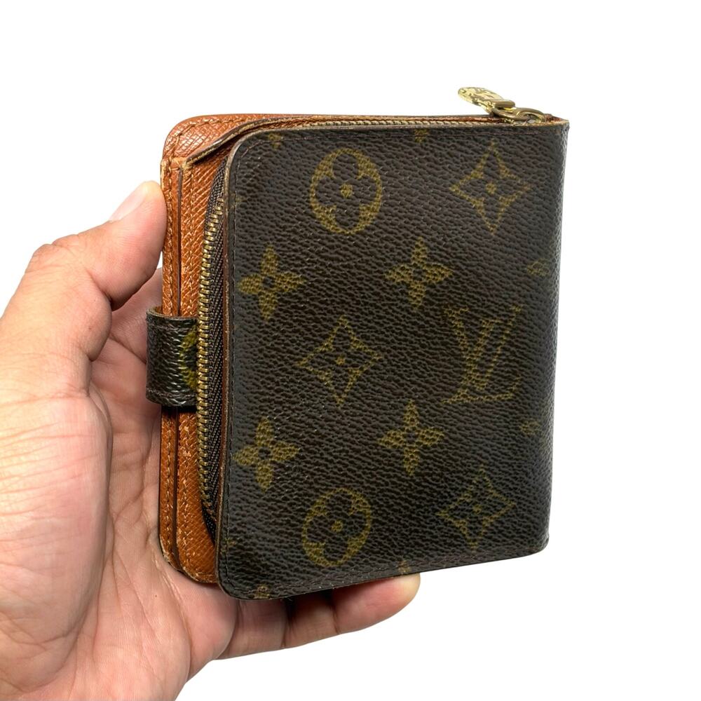 Louis Vuitton Monogram Zipper Wallet - Picture 5 of 11